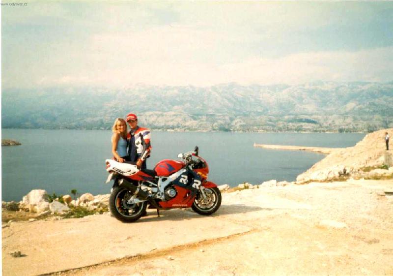 Foto: dovolen� na motorce  (ostrov Pag )