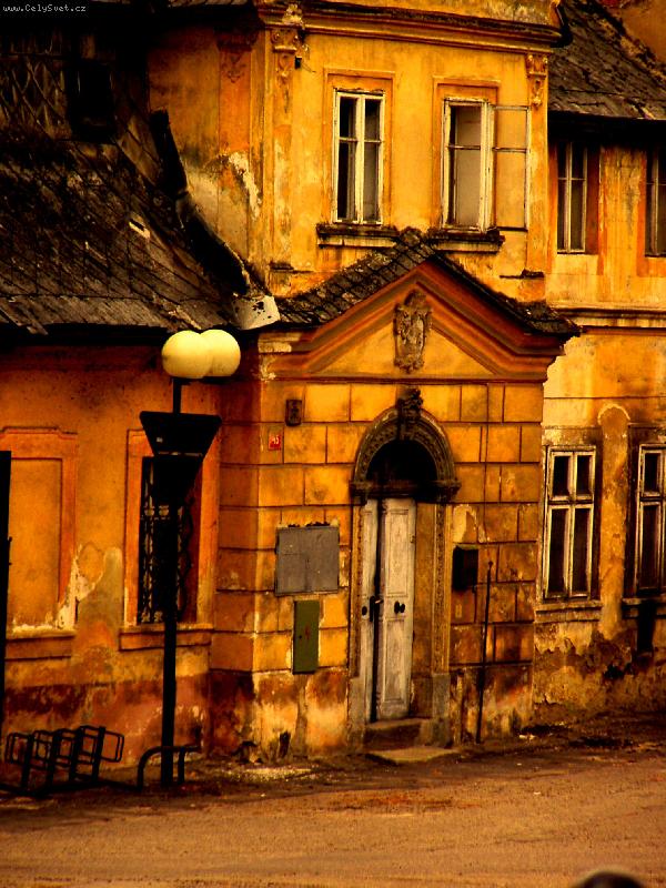 Foto: Star� kr�sa ....-D�m v �elezn�m Brod� - na Mal�m rynku