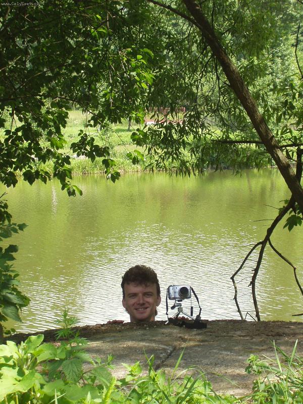 Foto: K�em�lek a jeho Vochom�rka-Fotograf a� �a hrob...