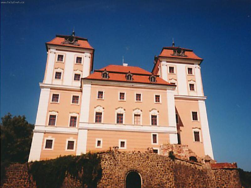 Foto: Vale� - z�mek