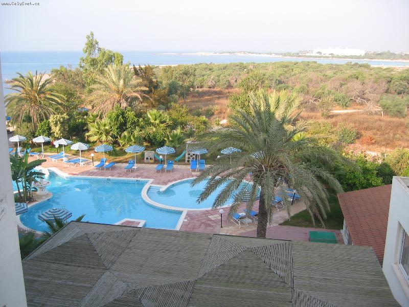 Foto: Pohled z hotelov�ho pokoje-To je v�hled, co?