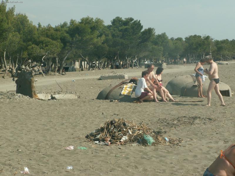 Foto: Cesty po Abanii  Kv�ten 2006-Pl�