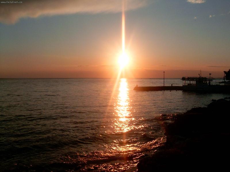 Foto: klasa u more-zapad slunce