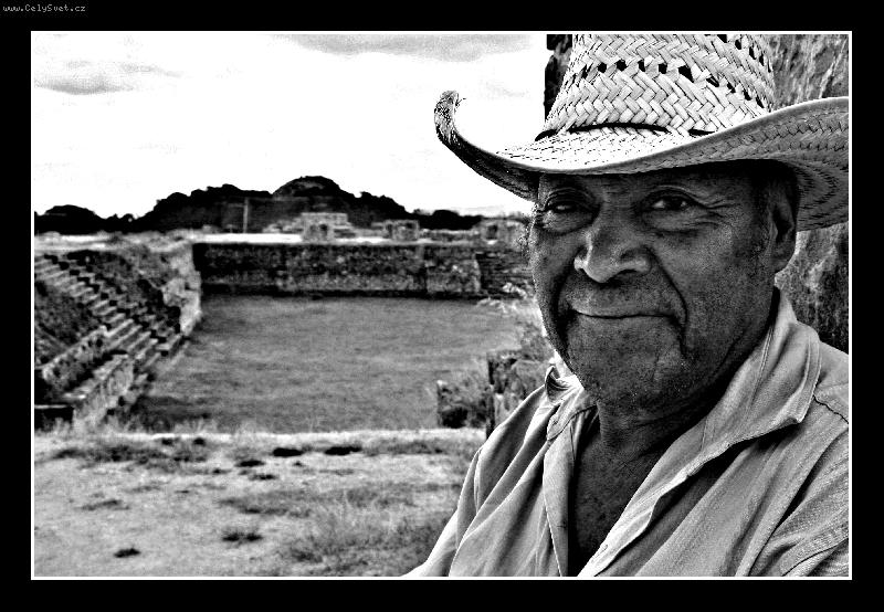 Foto: Mexi�an z Monte Alban-Poz�statky kdysi slavn�ho m�sta Monte Alban a lid�, kte�� v bl�zkosti st�le �ij�.