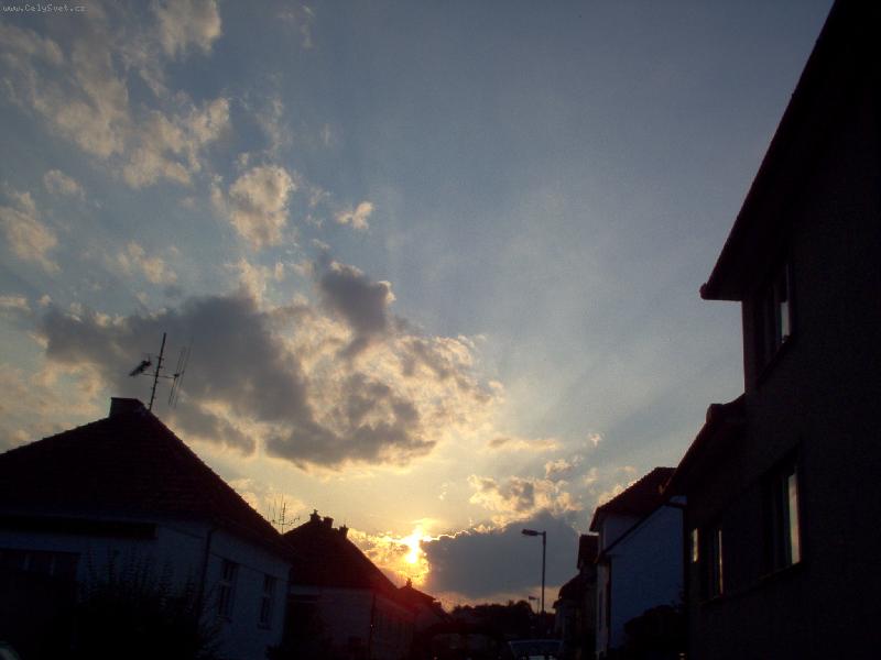 Foto: z�pad slunce-z�pad slunce nad m�stem