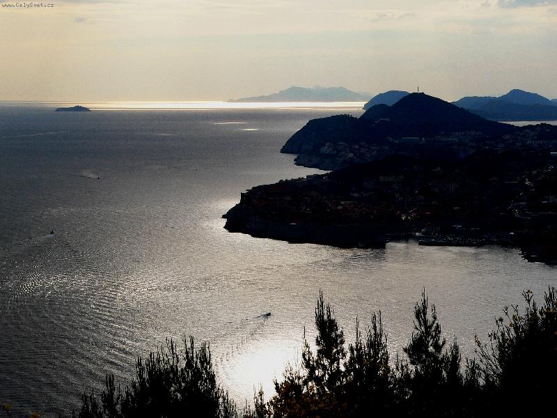 Foto: Soumrak nad �ernou Horou