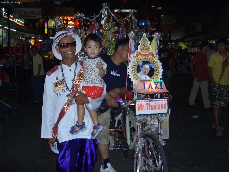 Foto: kolo-taxi na slavn� Khao San Road v Bangkoku