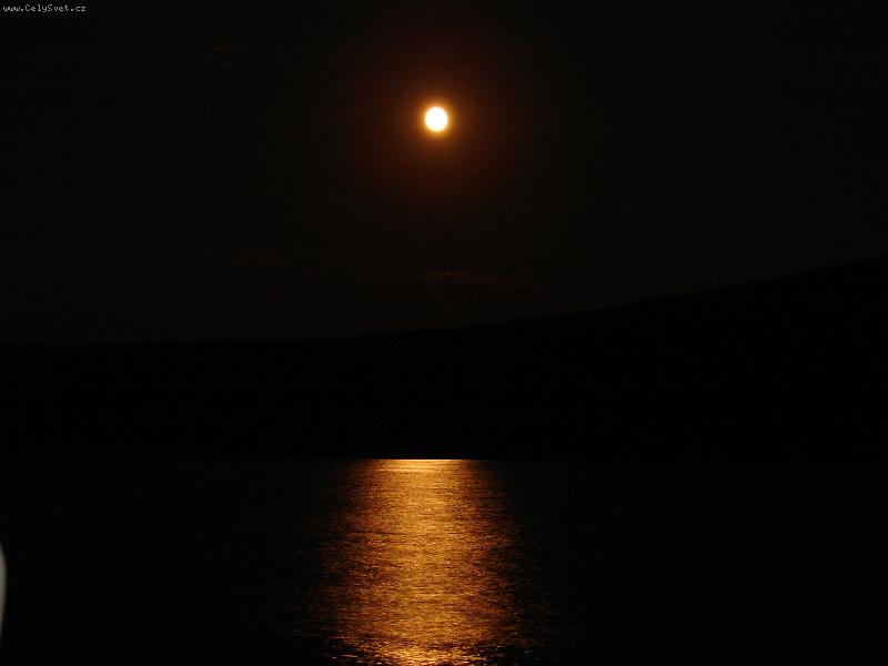 Foto: M�s��n� svit-M�s��n� svit v Primo�tenu