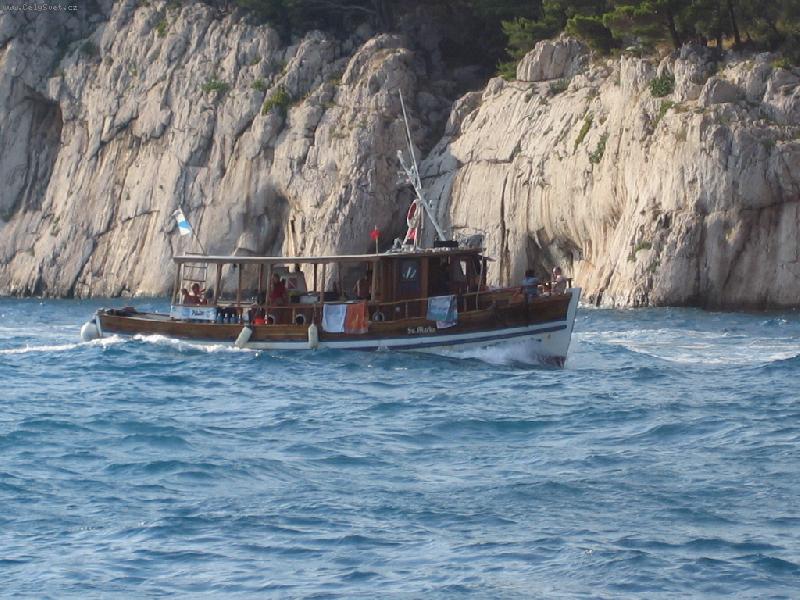 Foto: Lo� ve vln�ch