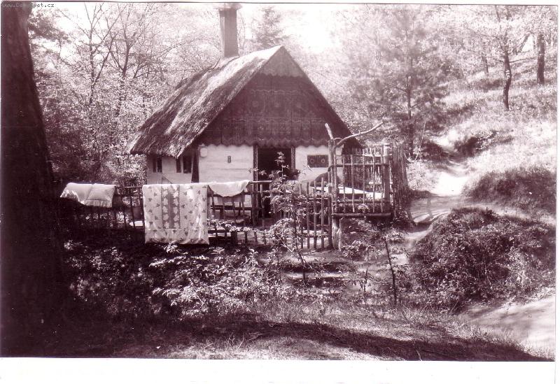 Foto: pern�kov� chaloupka-bohu�el ji� nen�