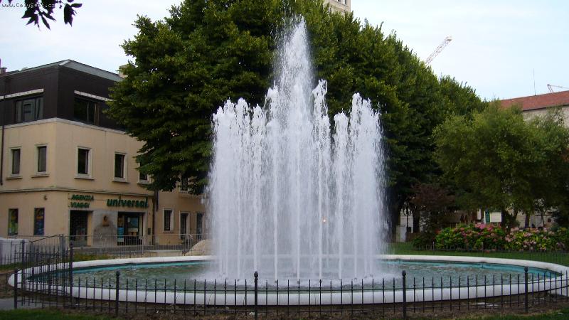 Foto: Monfalcone-Font�na ve st�edu m�sta