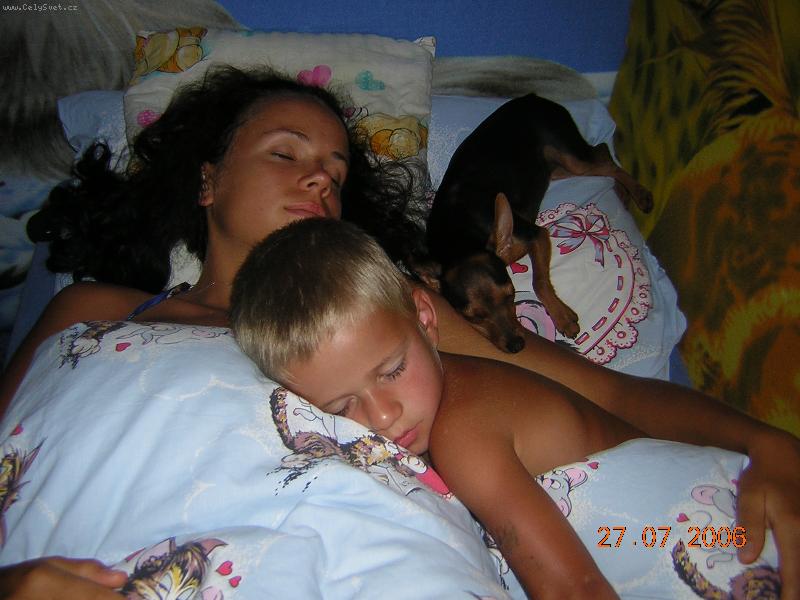 Foto: Pejsek-Kdy� psi maj� v�e :o)