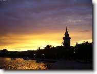 z�pad slunce nad m�stem
