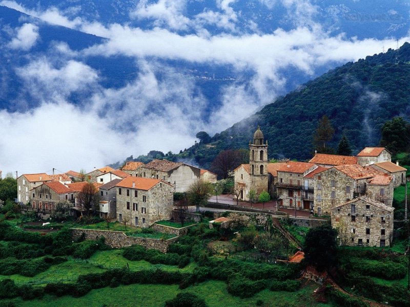 Foto: Village In Alta Roca Region, Corsica, France