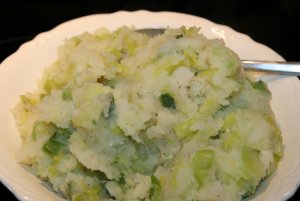 Recept online: Bramborov� ka�e s p�rkem : Chutn� p��loha k masu - bramborov� ka�e ochucen� p�rkem a rukolou