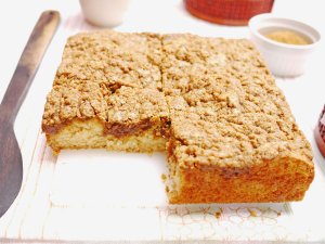 Recept online: Kol�� z kuku�i�n� mouky: Kol�� zlat� barvy z lehce slazen�ho kypr�ho kuku�i�n�ho t�sta