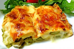 Recept online: Lasagne s ch�estem: Zap�kan� lasagne s ch�estem, be�amelem a dv�ma druhy s�r�