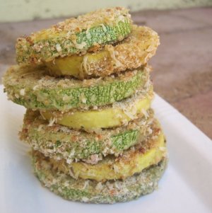 Recept online: Pe�en� cuketa na jablk�ch: Pe�en� pl�tky cukety a jablek se smetanou, vejci a s�rem