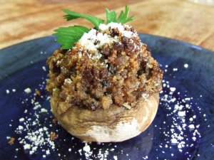 Recept online: Pln�n� �ampiony: Zape�en� �ampiony pln�n� sm�s� oko�en�n�ho mlet�ho telec�ho masa, s�ra a petr�elky