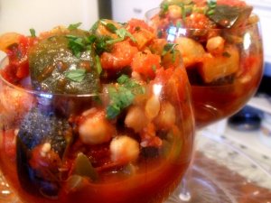Recept online: Ratatouille: Tradi�n� francouzsk� pokrm - du�en� oko�en�n� lilkovit� zelenina s paprikou a raj�aty