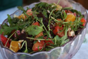 Recept online: Sal�t Camembert: Pikantn� sal�t z �erven� �epy, pomeran�� a s�ra camembert