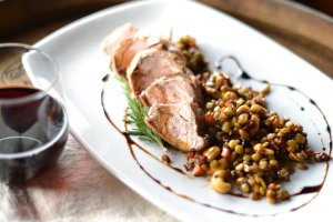 Recept online: Vep�ov� plec s �o�kou: V��ivn� pokrm - kusy vepov�ho masa v �o�ce se zeleninou