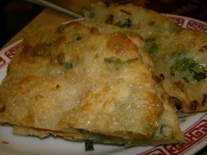 Recept online: Zap�kan� pala�inky se s�rem a brokolic�: Klasick� pala�inky s brokolicovou n�pln� a �edarem